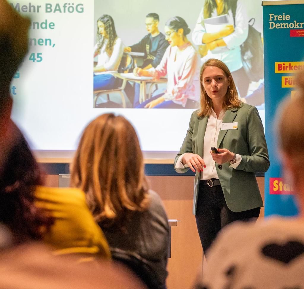 Ria Schröder beim Stammtisch der FDP Mühlenbecker Land 